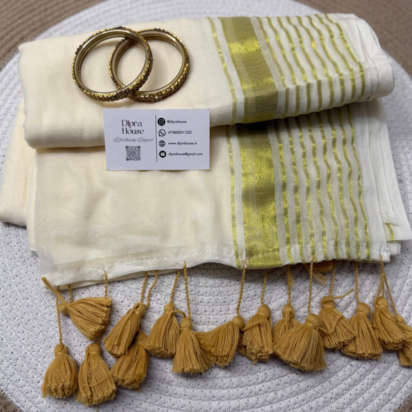 Cream Mul cotton Saree With Golden Stripe Zari
