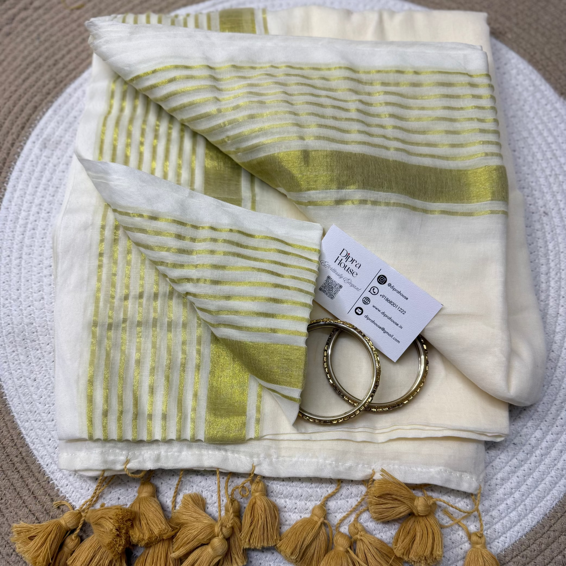 Cream Mul cotton Saree With Golden Stripe Zari
