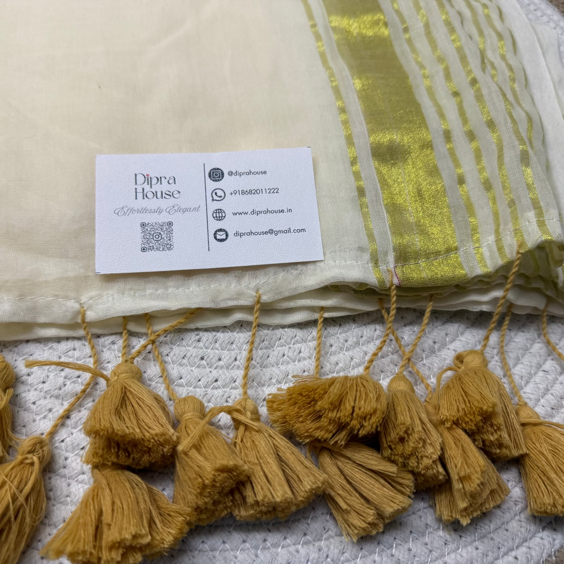 Cream Mul cotton Saree With Golden Stripe Zari